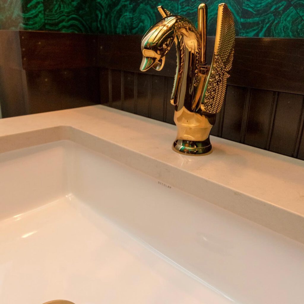 ก๊อกทองเหลืองขึ้นเคาร์เตอร์รูปหงส์น้ำร้อนเย็น