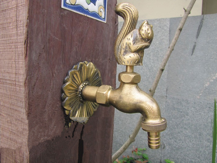 ก๊อกน้ำทองเหลือง