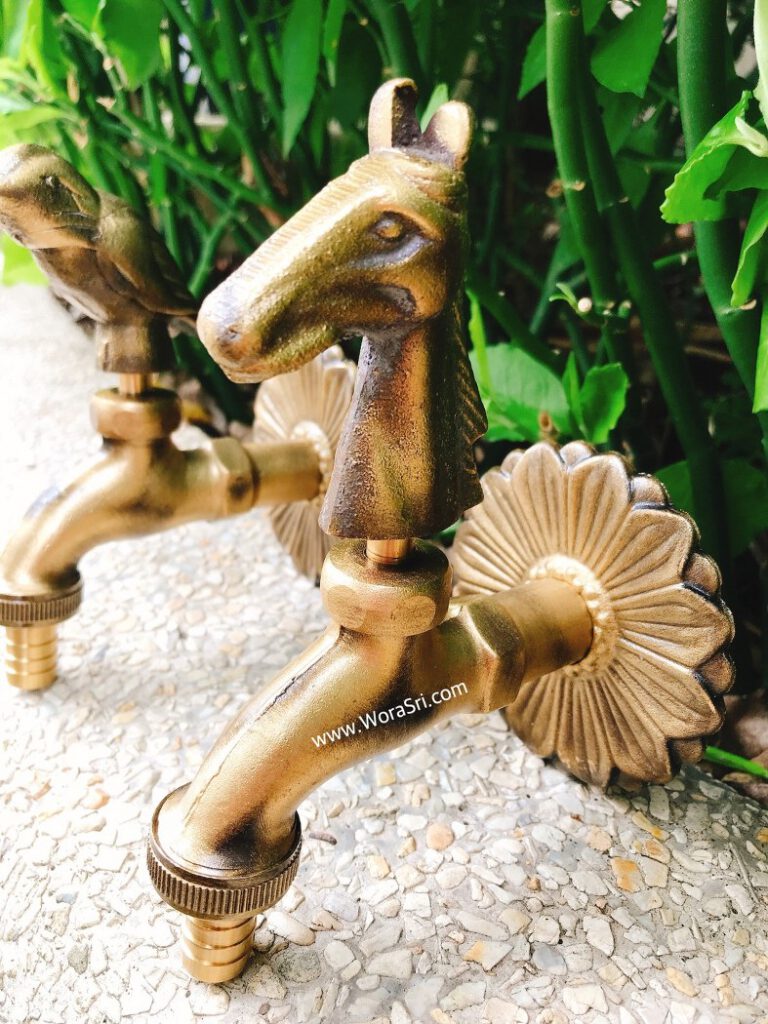 ก๊อกน้ำทองเหลืองติดผนัง