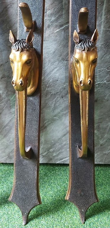 มือจับประตูทองเหลือง