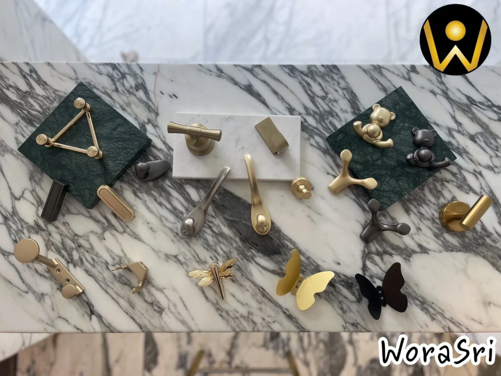 Hook ตะขอห่วงฮุคราวที่แขวนผ้าติดผนัง